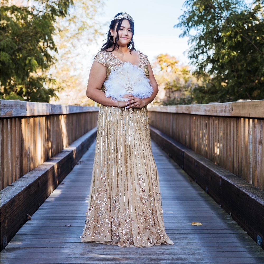 MAC DUGGAL Gold Sequin Gown